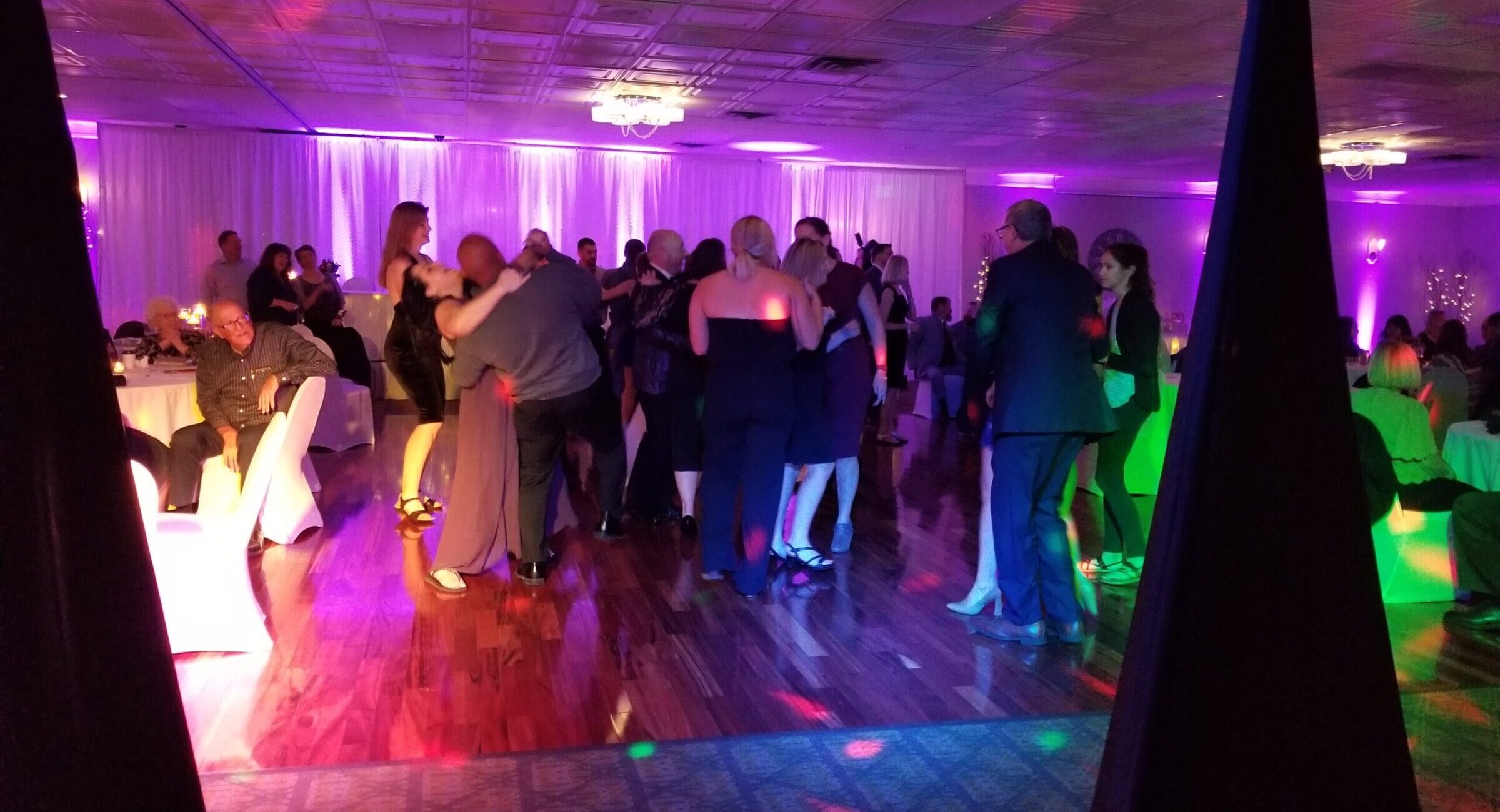 Milwaukee DJ keeps guests out on the dancefloor - Milwaukee Underground Productions